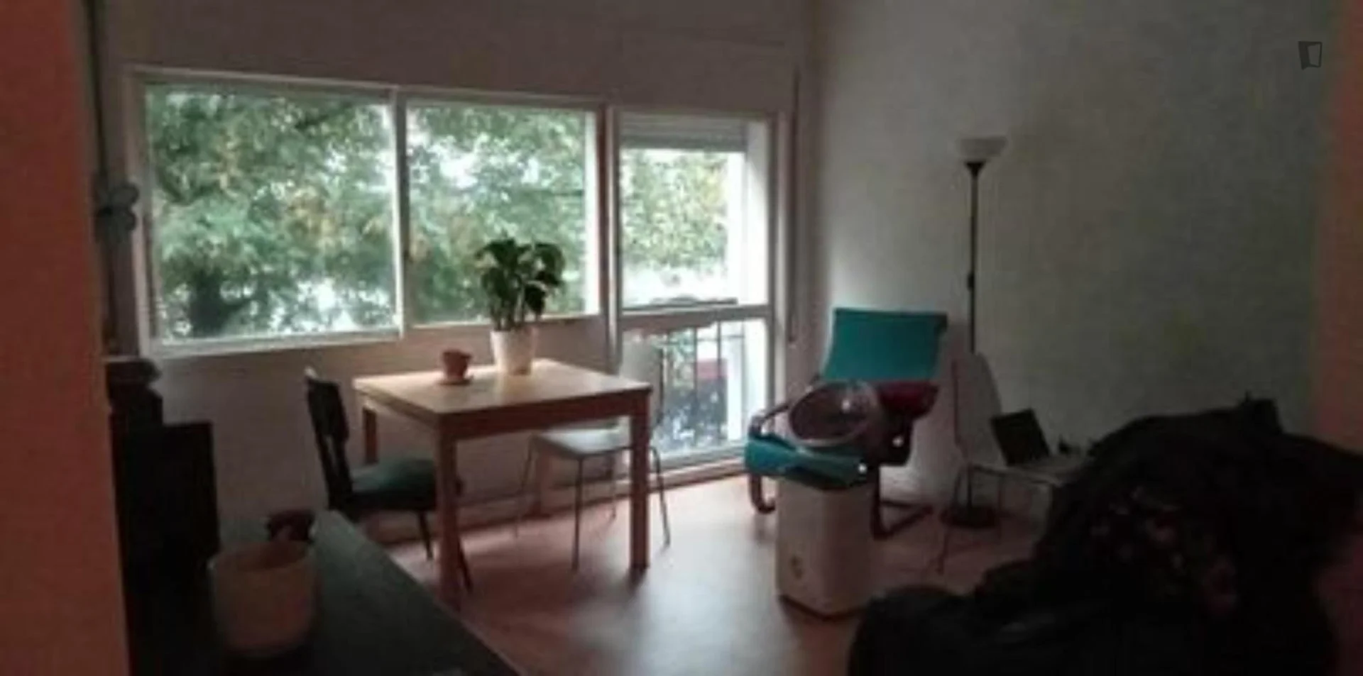 Economical student room with convenient location in 