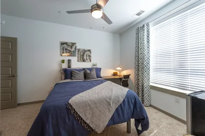 Gesamte Unterkunft im Wohnheim in der 15655 Mkt Hl Blvd, San Antonio, TX 78256, United States, bild 2 von 49