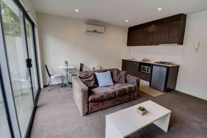 Apartamento inteiro em residência em 224 Burwood Hwy Burwood VIC 3125 Australia, imagem 3 de 15