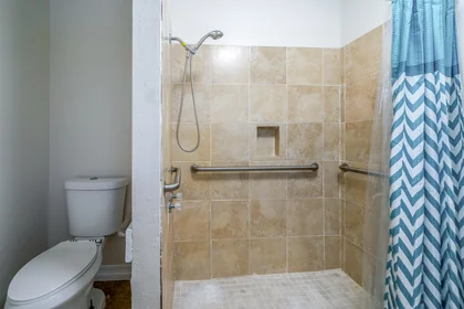 Gesamte Unterkunft im Wohnheim in der Street, TX, Houston, United States, 77033, bild 2 von 18