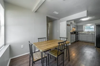Gesamte Unterkunft im Wohnheim in der Street, TX, Houston, United States, 77033, bild 7 von 18