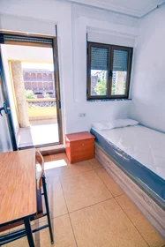 Privatzimmer in der Avenida de la Merced, bild 3 von 41