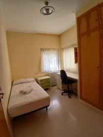 Privatzimmer in der Avenida de la Merced, bild 1 von 10