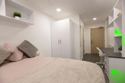 Privatzimmer in der Winnall Close, bild 1 von 10