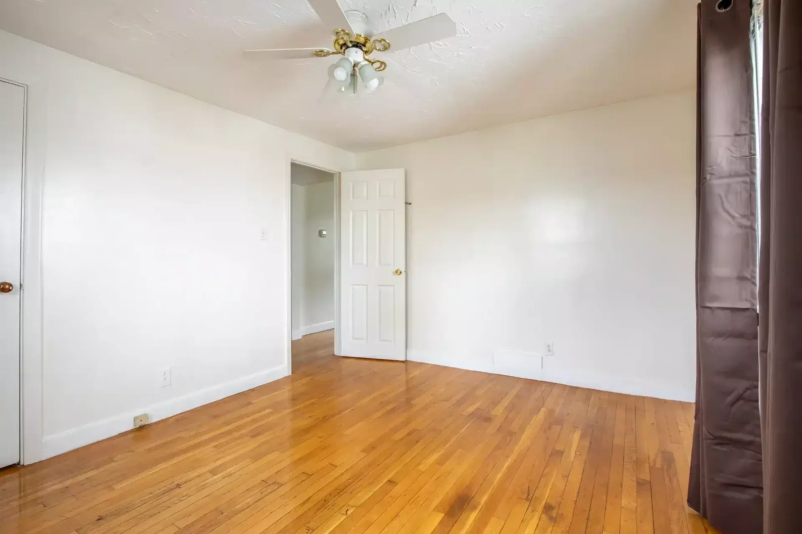 Room for rent in student apartment in , fully furnished