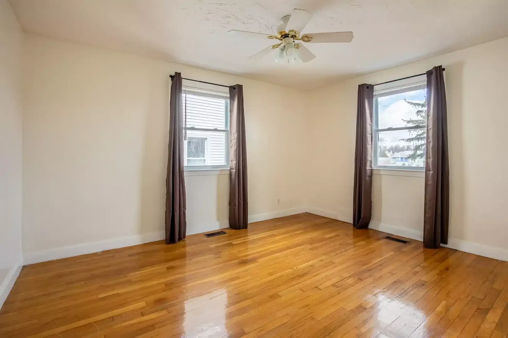 Comfortable and spacious student room in 