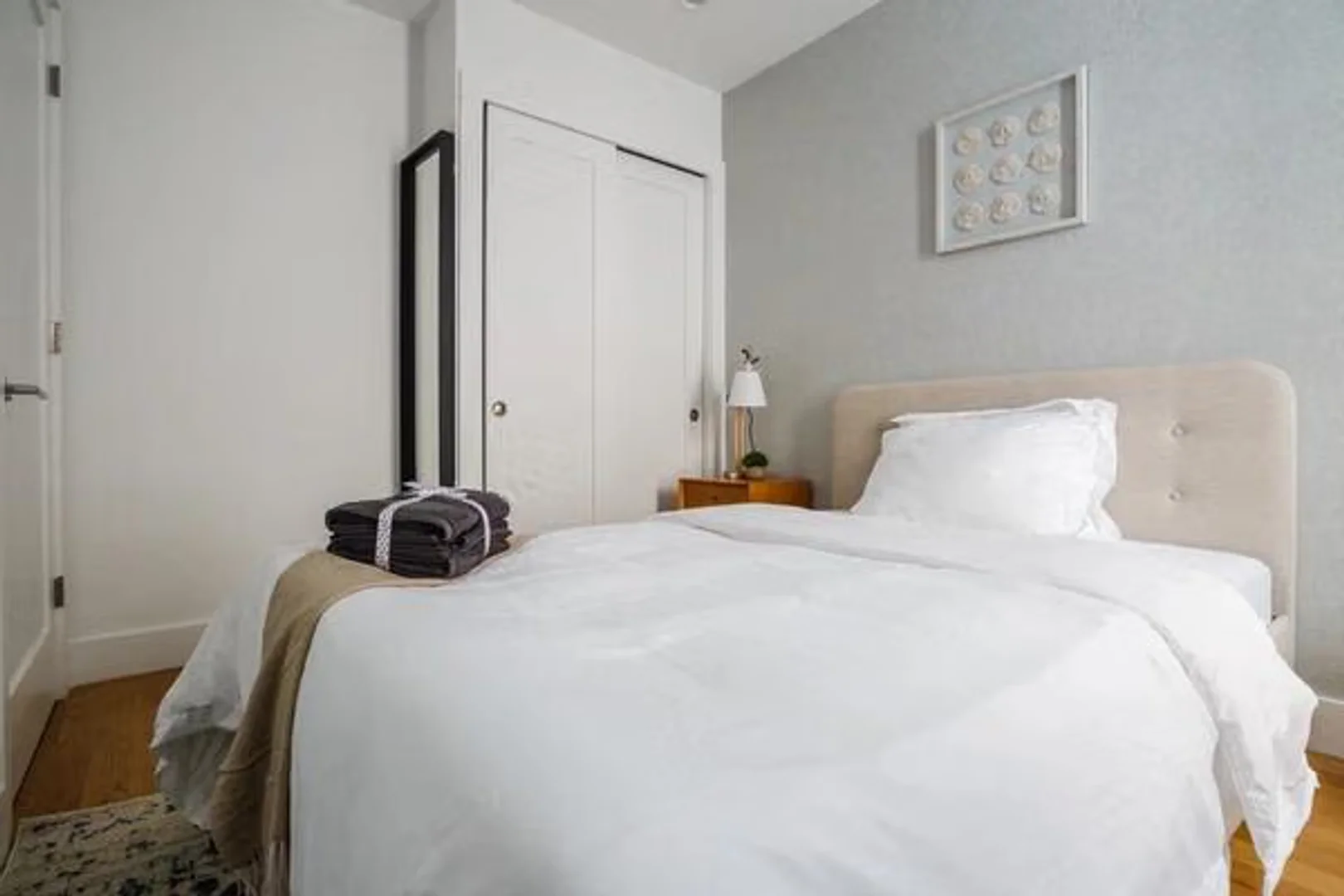 Comfortable and spacious student room in 