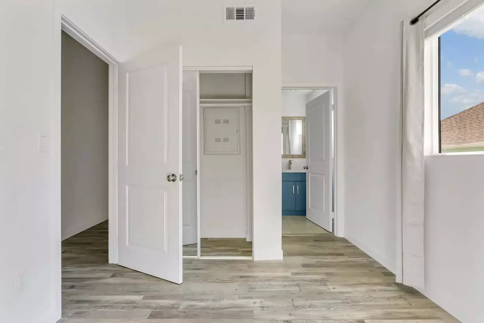 Room for rent in student apartment in , fully furnished