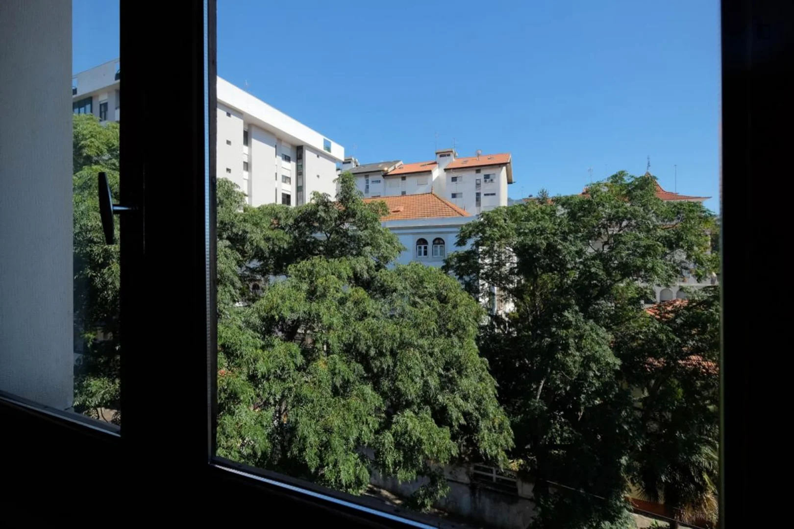 Habitación estudiantil económica cerca del campus en 
