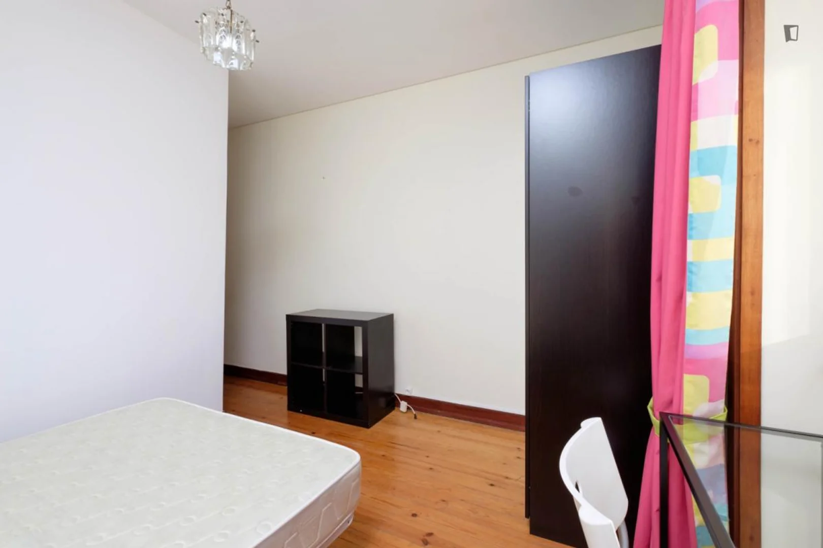 Cozy room for students available in