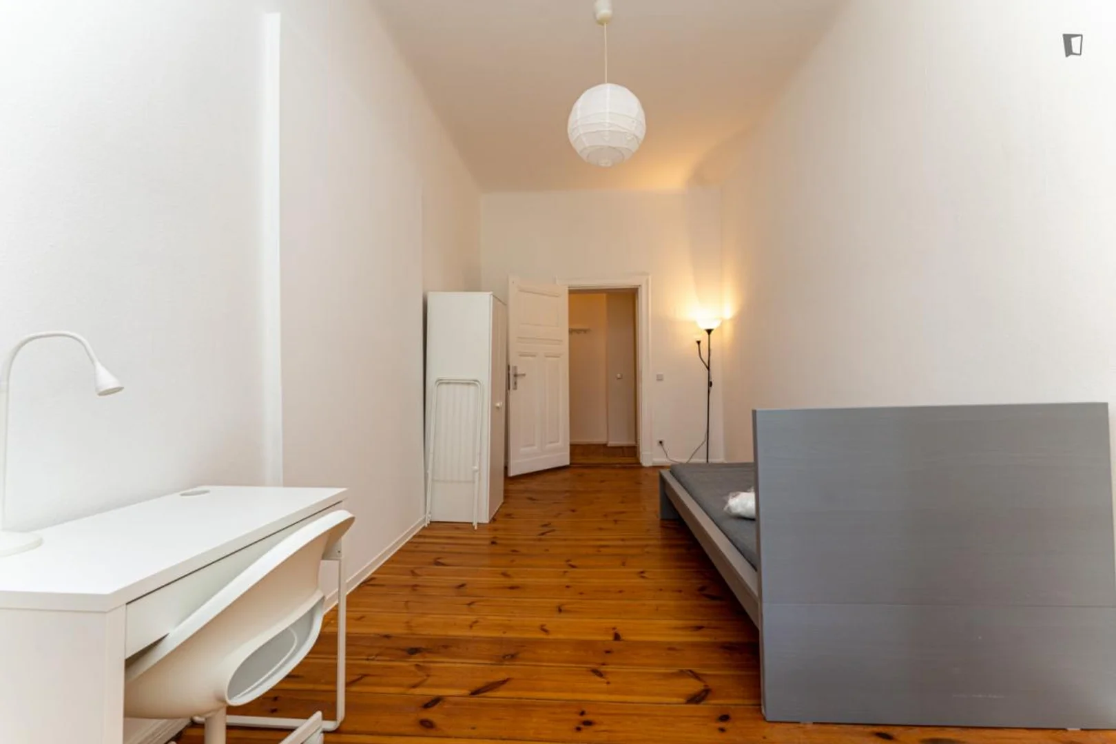 Helles und luftiges Studentenzimmer mit einfachem Zugang zur Universität in 