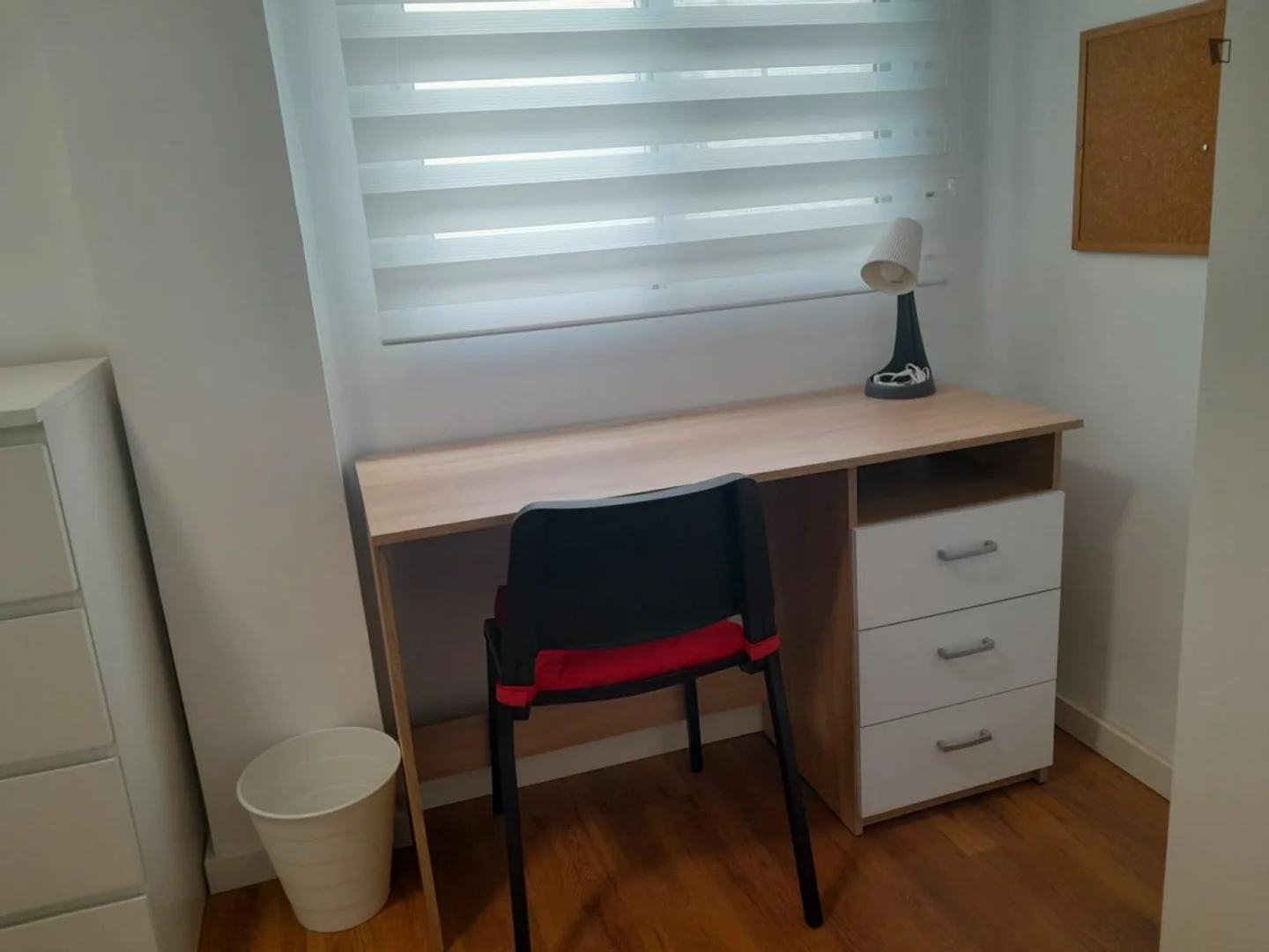 Habitación en apartamento estudiantil en alquiler en , completamente amueblado