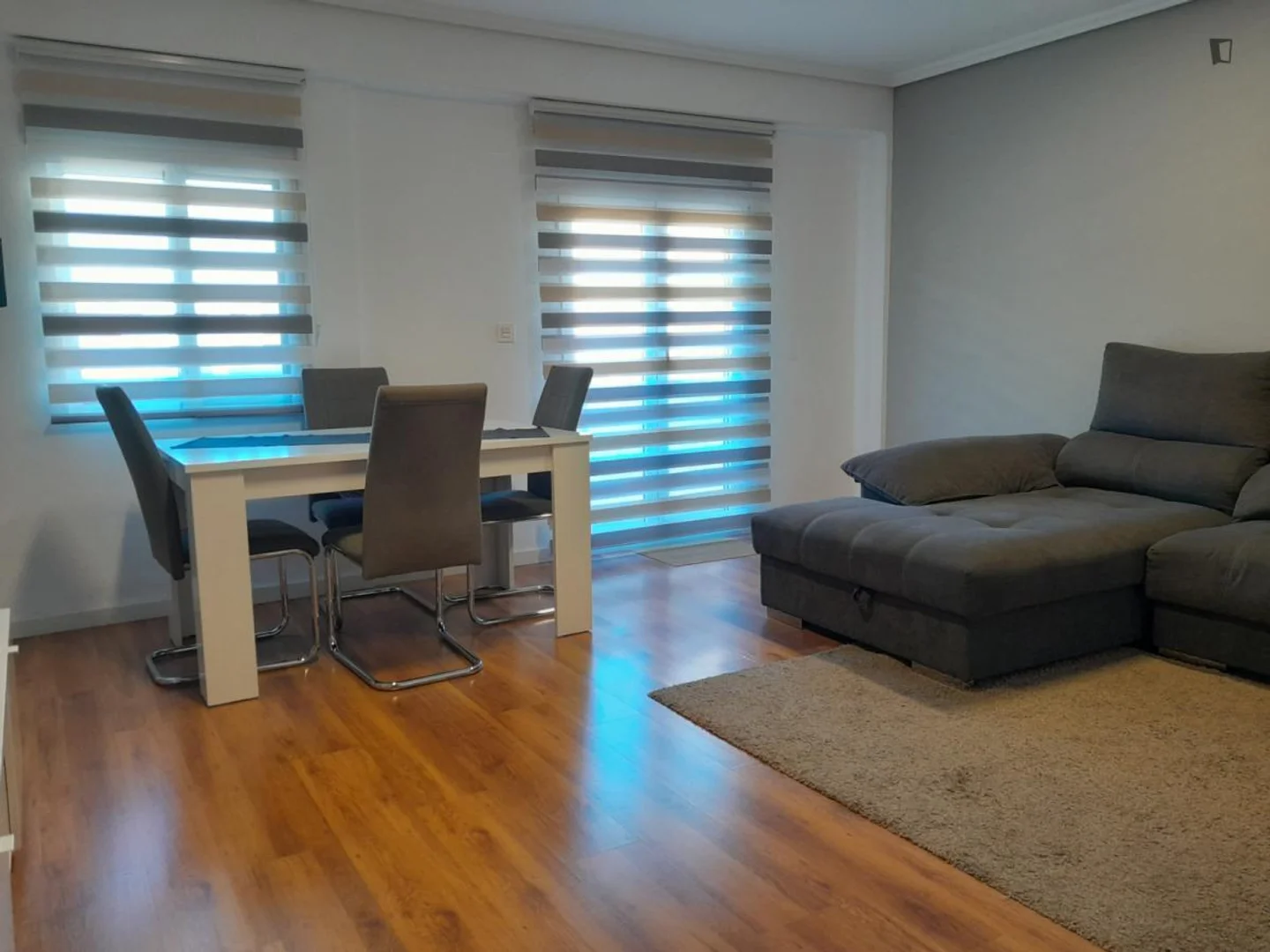 Habitación acogedora para estudiantes disponible en 