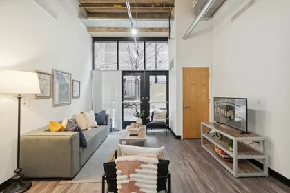 Stanza privata in East University Avenue, immagine 15 di 27