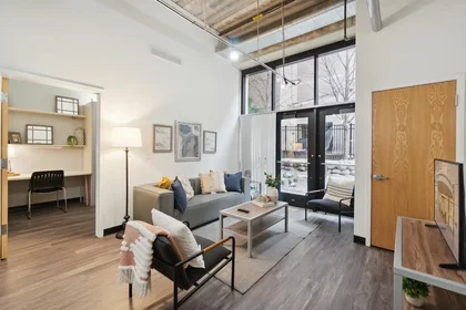 Stanza privata in East University Avenue, immagine 16 di 27