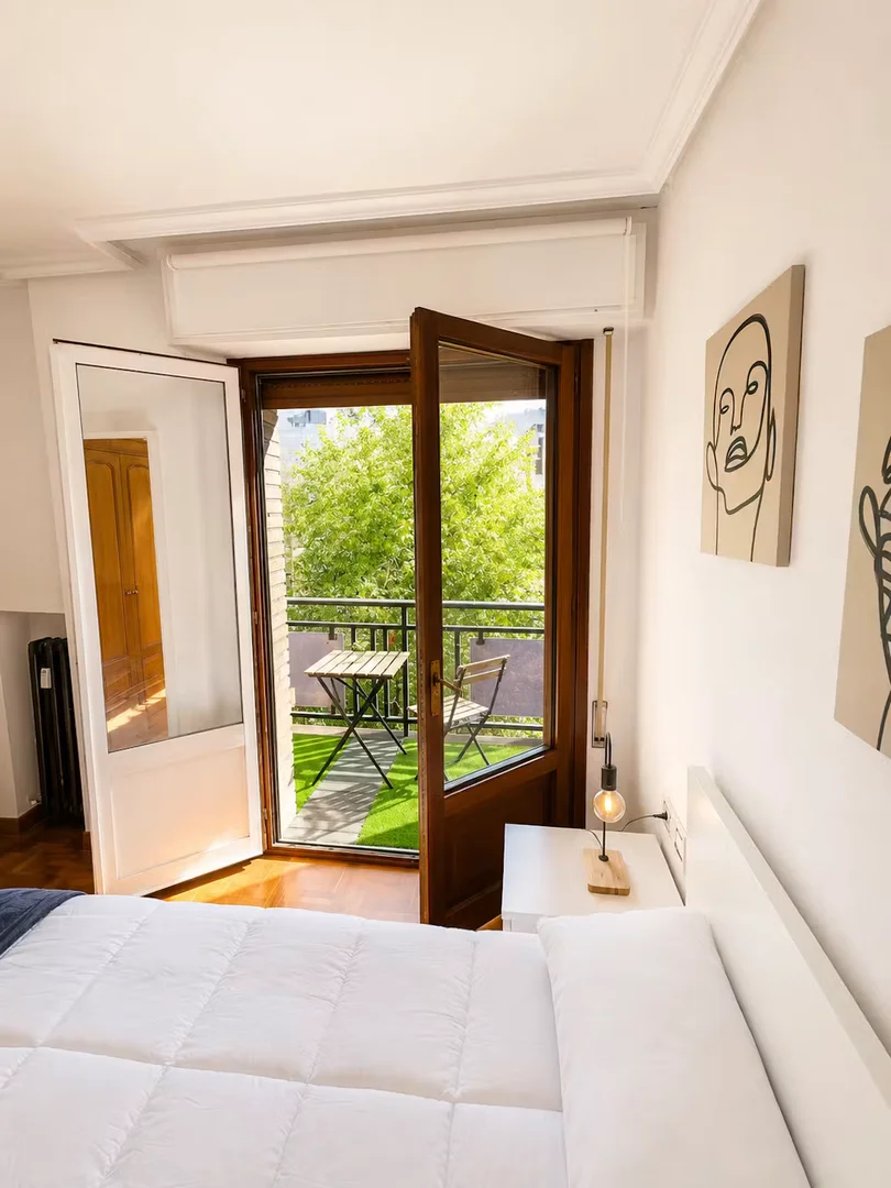Habitación para estudiantes en  con área de estudio y facilidades compartidas