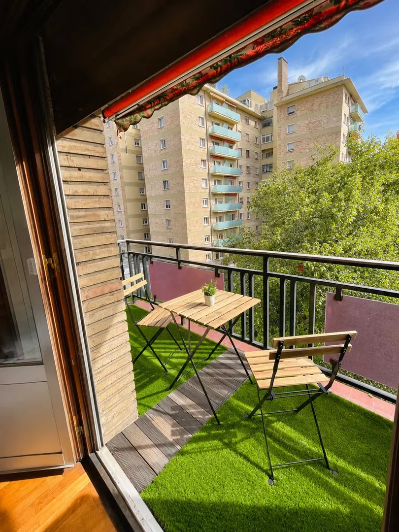Habitación en apartamento estudiantil en alquiler en , completamente amueblado