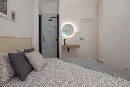 私人房间 在 Pasaje Campoamor, Campoamor, 10的图像1
