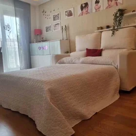 Stanza condivisa in Calle Béjar, , immagine 3 di 10