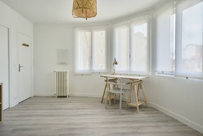 Özel oda konumu 271 rue d'Estienne d'Orves, 36 39 görüntüsü