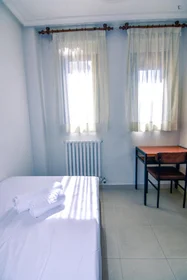 Quarto privado em Avenida de la Merced, imagem 4 de 44