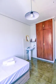 Quarto privado em Avenida de la Merced, imagem 4 de 45