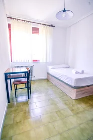 Quarto privado em Avenida de la Merced, imagem 5 de 45
