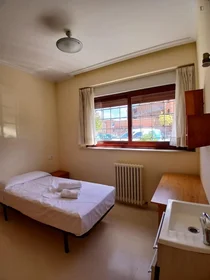 Private room at Avenida de la Merced, image 1 of 10