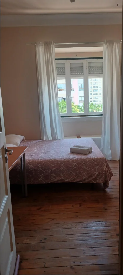 'de öğrenci dairesinde, tamamen mobilyalı kiralık oda