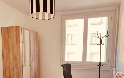 {area} de aylık kiralık oda
