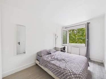 Habitación privada en Noisy-le-grand, 93160, imagen 2 de 17