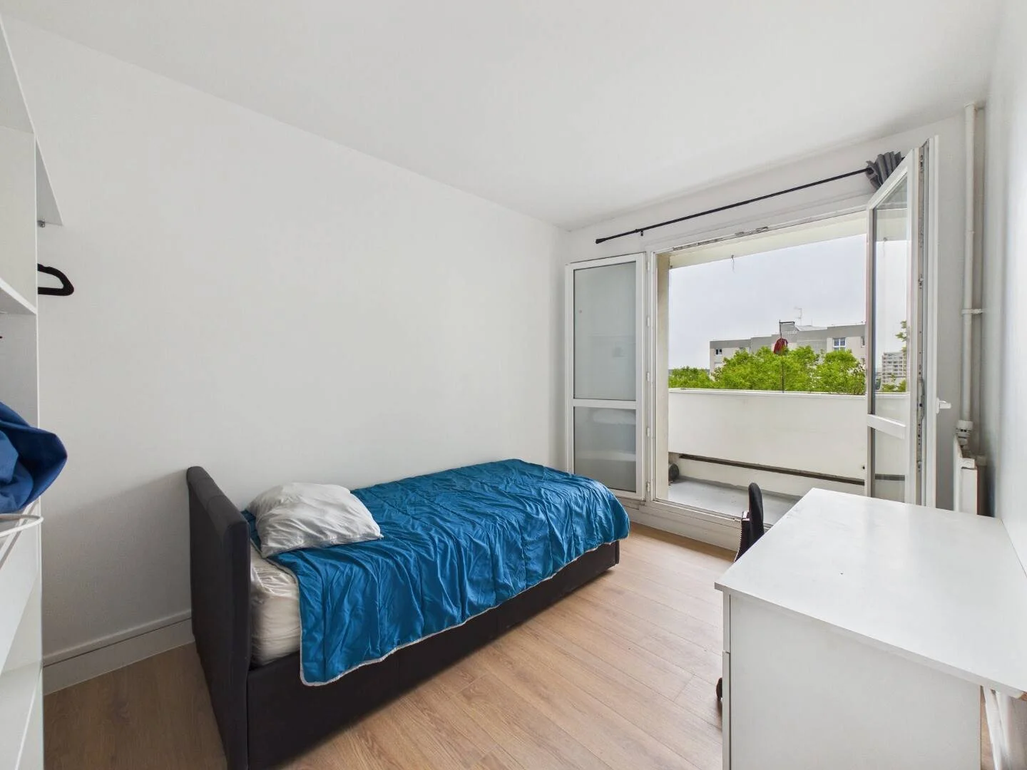 Habitación asequible para estudiantes con buena iluminación en 