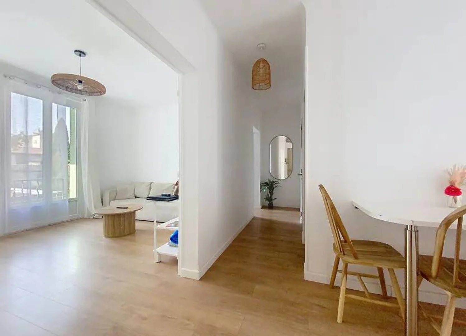 Quarto de estudante confortável e espaçoso em 