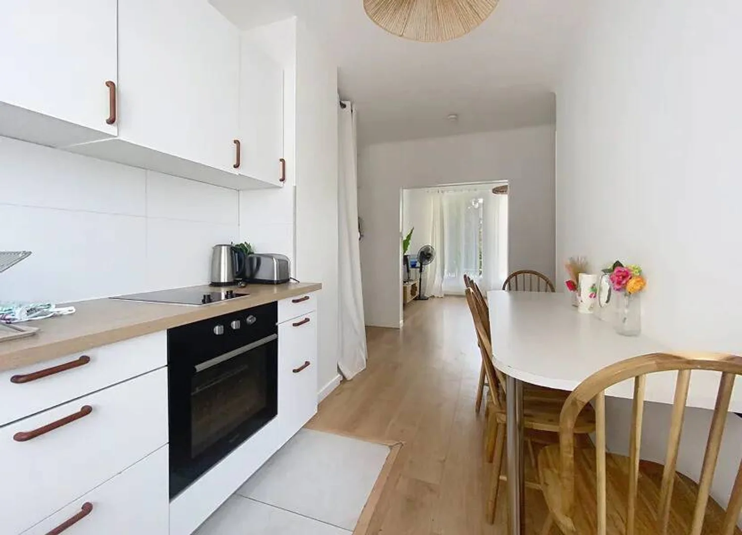 Quarto de estudante económico com localização conveniente em 