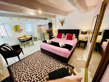 Private room at Antibes, 06600, image 1 of 10