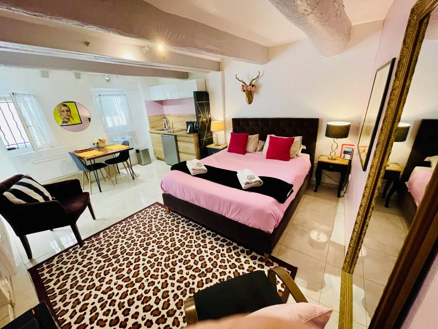 Economical student room with convenient location in 