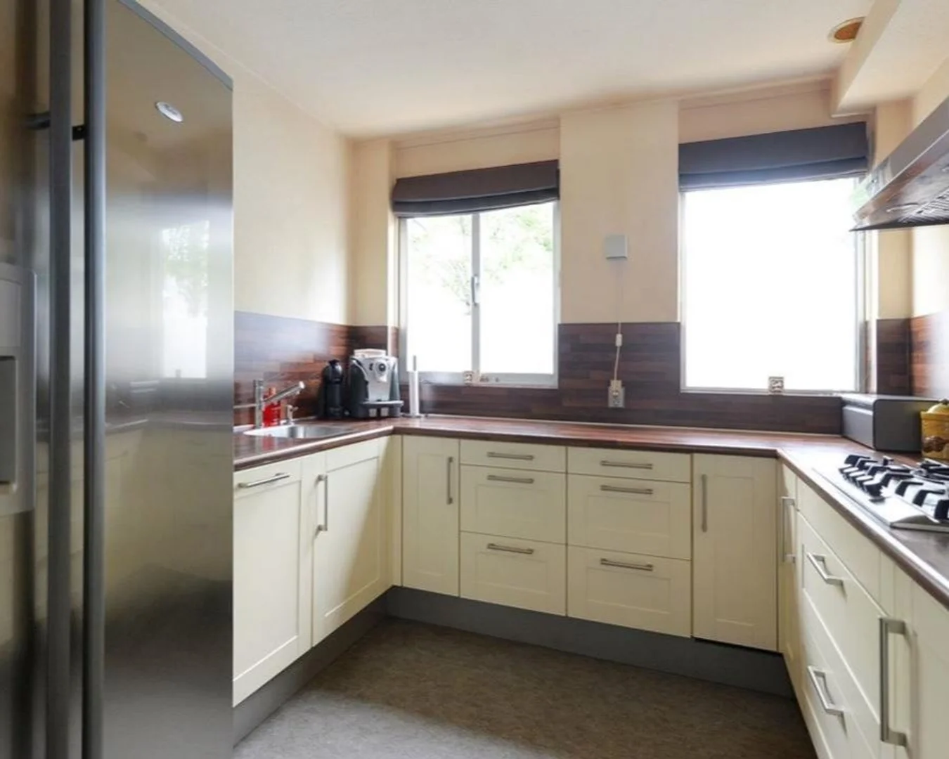 Student-friendly room in  with modern amenities