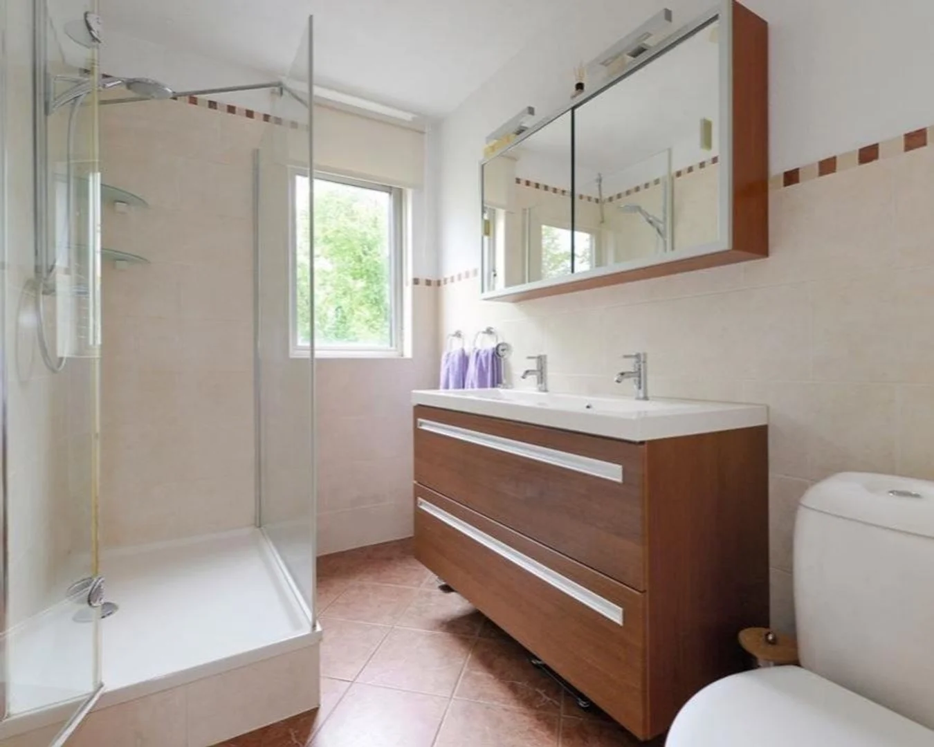 Comfortable and spacious student room in 