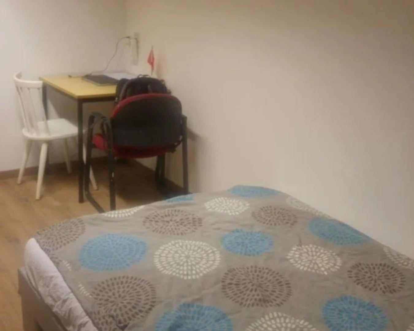 Camera per studenti economica con posizione comoda a 