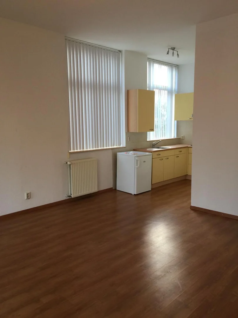 Fully equipped studio flat for students in 