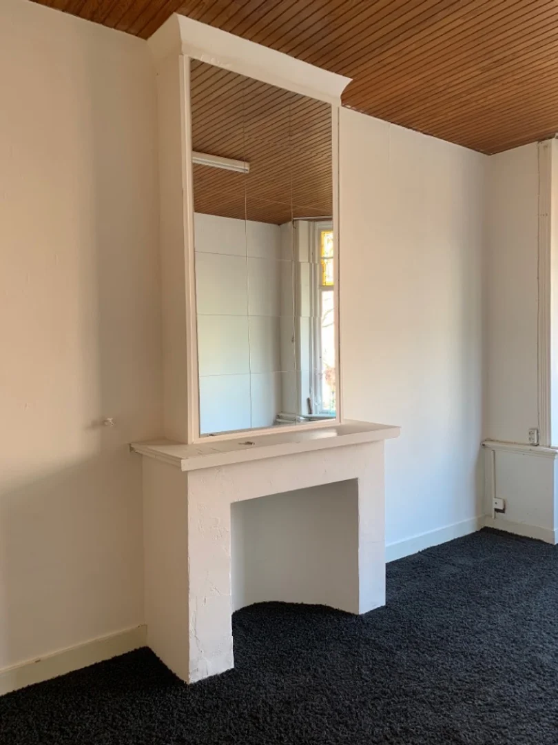 Bezahlbares Zimmer für Studenten mit ausreichender Beleuchtung in 