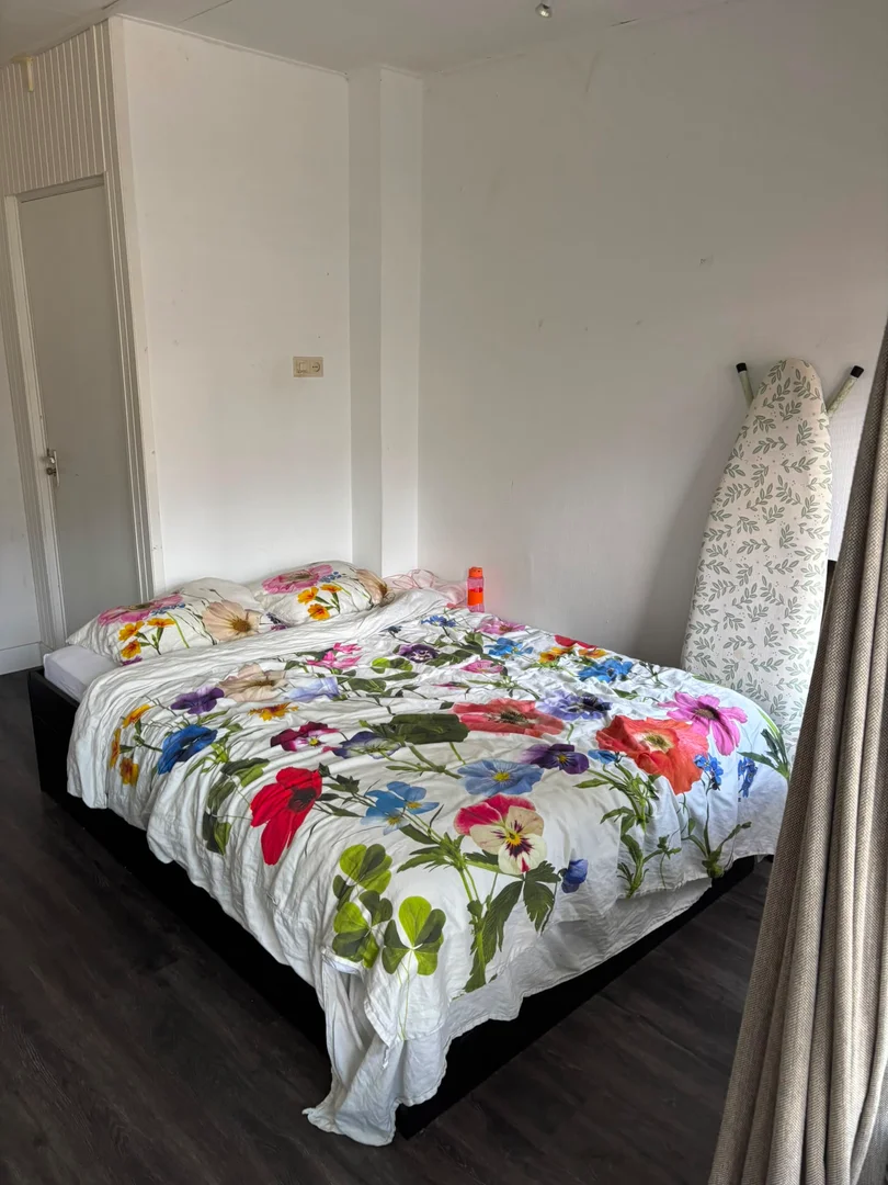 Funktionelles Studentenzimmer perfekt zum Studieren in 