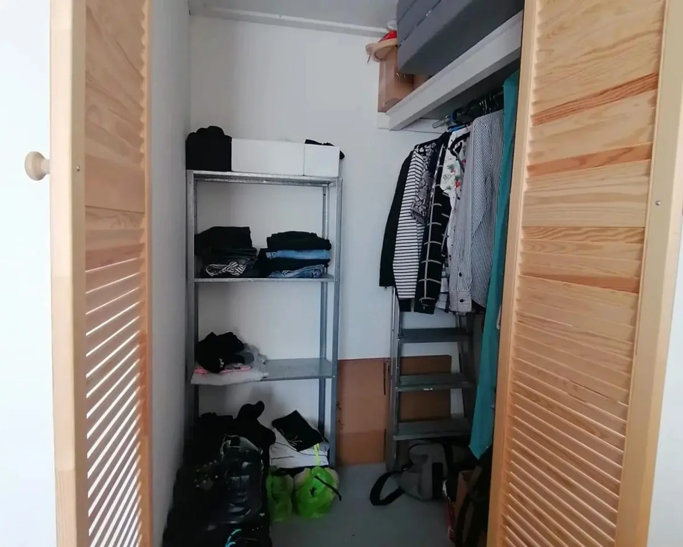Zimmer in Studentenwohnung in  zu vermieten, voll möbliert