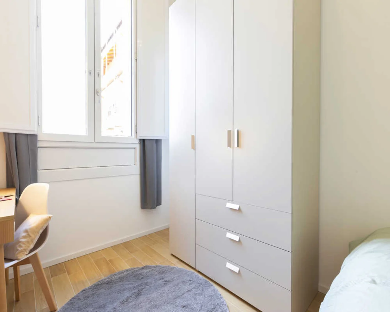 Chambre confortable pour étudiants disponible dans 