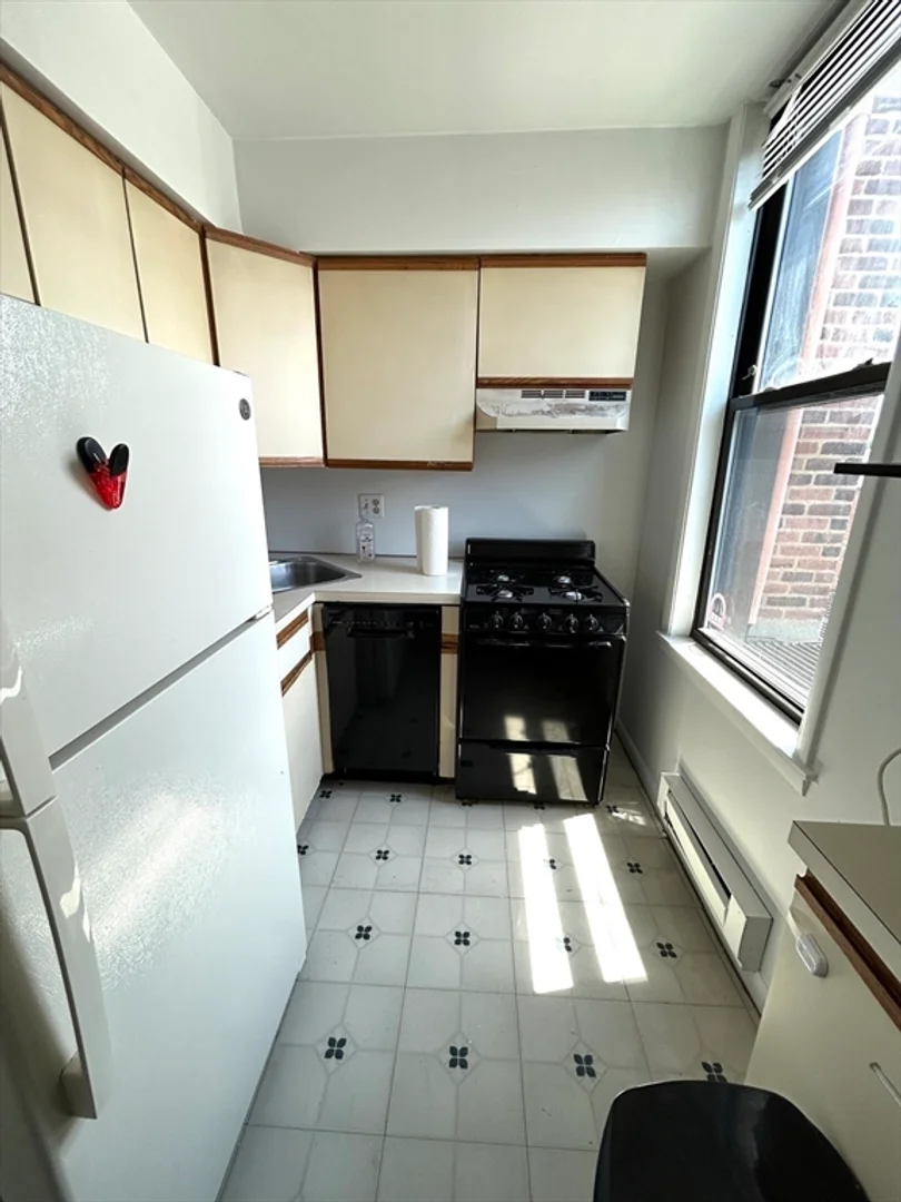 4, Commonwealth Ct., Unit 17, Brighton, Boston, MA, 02135