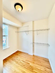 Dairenin tamamı konumu 724, Cambridge St., Unit 2, Wellington, Cambridge, MA, 02141, 1 10 görüntüsü