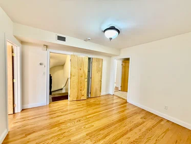 整套公寓 在住宅内 在 724, Cambridge St., Unit 2, Wellington, Cambridge, MA, 02141, 21的图像2
