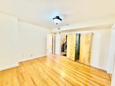 整套公寓 在住宅内 在 724, Cambridge St., Unit 2, Wellington, Cambridge, MA, 02141, 21的图像6