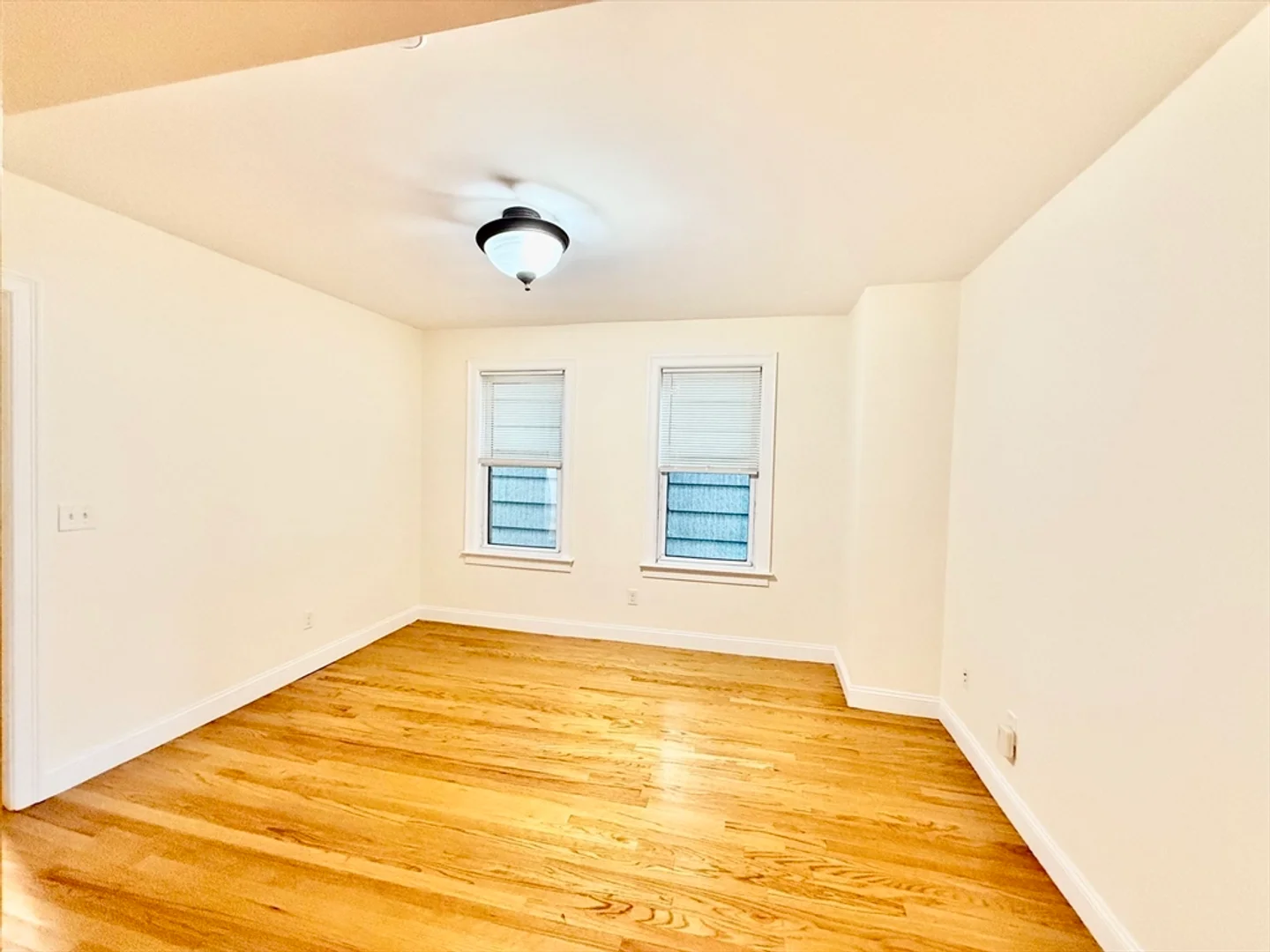 724, Cambridge St., Unit 2, Wellington, Cambridge, MA, 02141