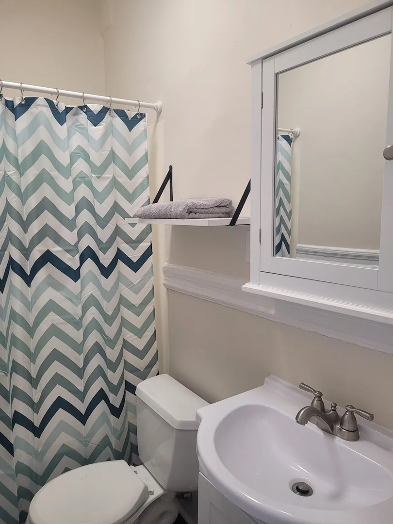 Modern student studio with complete amenities in 